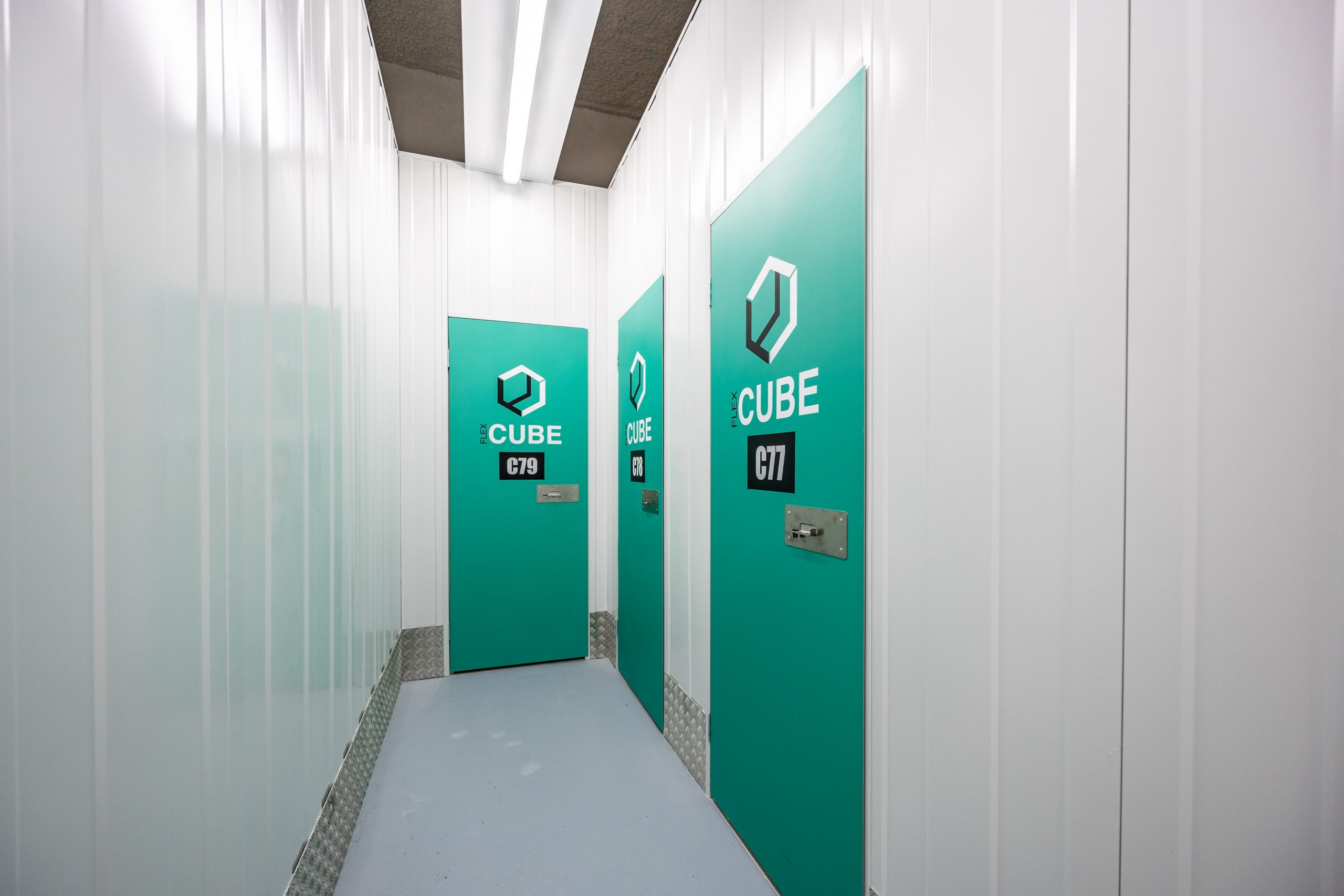 Trastero Flex Cube en Valencia - pasillo Duque de Mandas